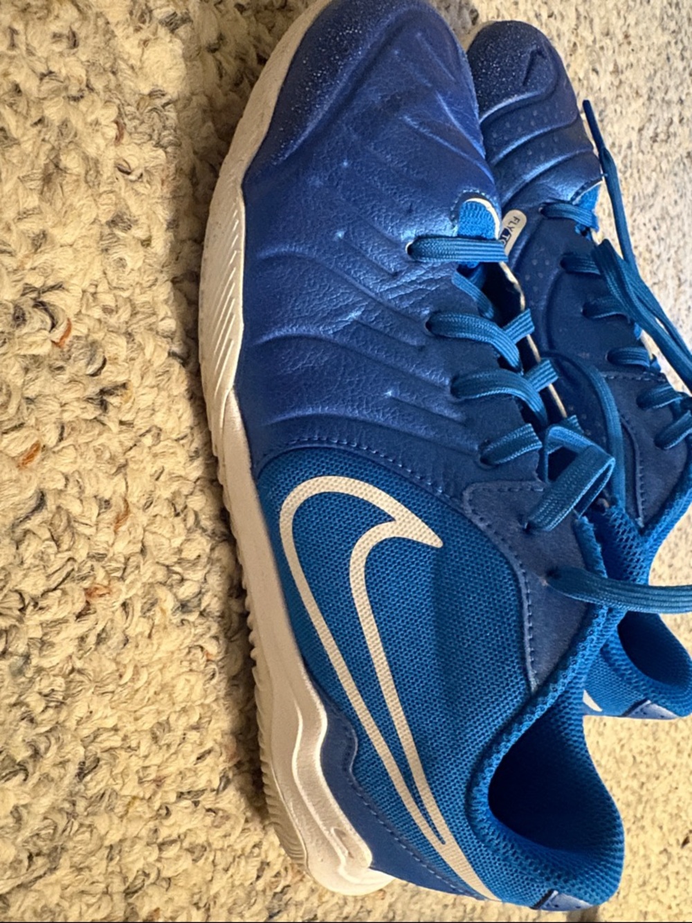Nike Royal Blue Low-Top (Soccer-futsal) Size 5 youth - Picture 4 of 7
